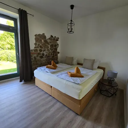 Neu Renovierte, Komplett Ausgestattete Mit 2 Schlafzimmern Neu Gaarz