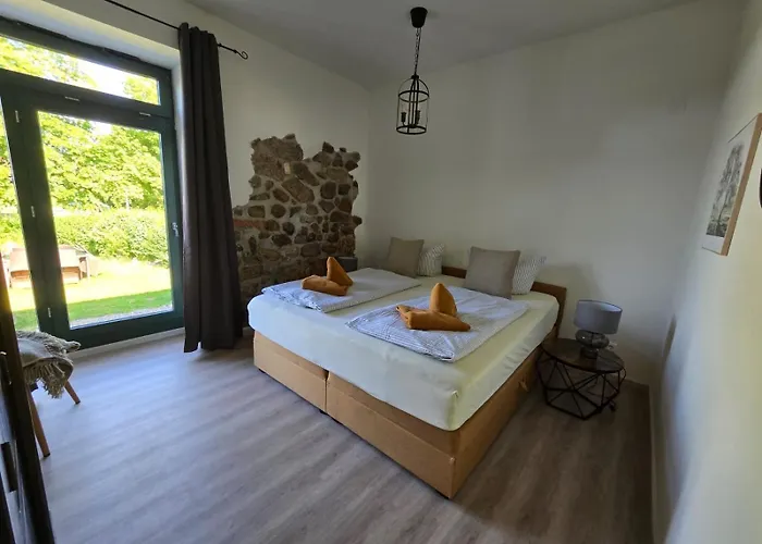 Neu Renovierte, Komplett Ausgestattete Mit 2 Schlafzimmern Neu Gaarz